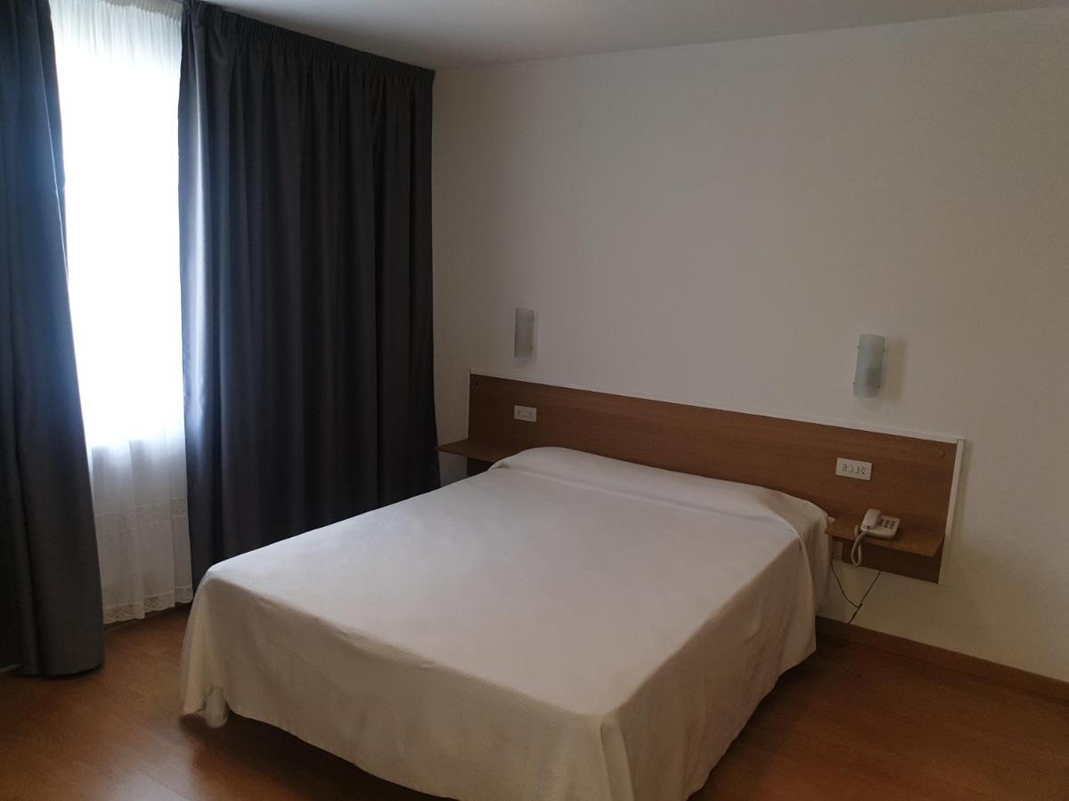 Hotel Millan Negreira Zewnętrze zdjęcie