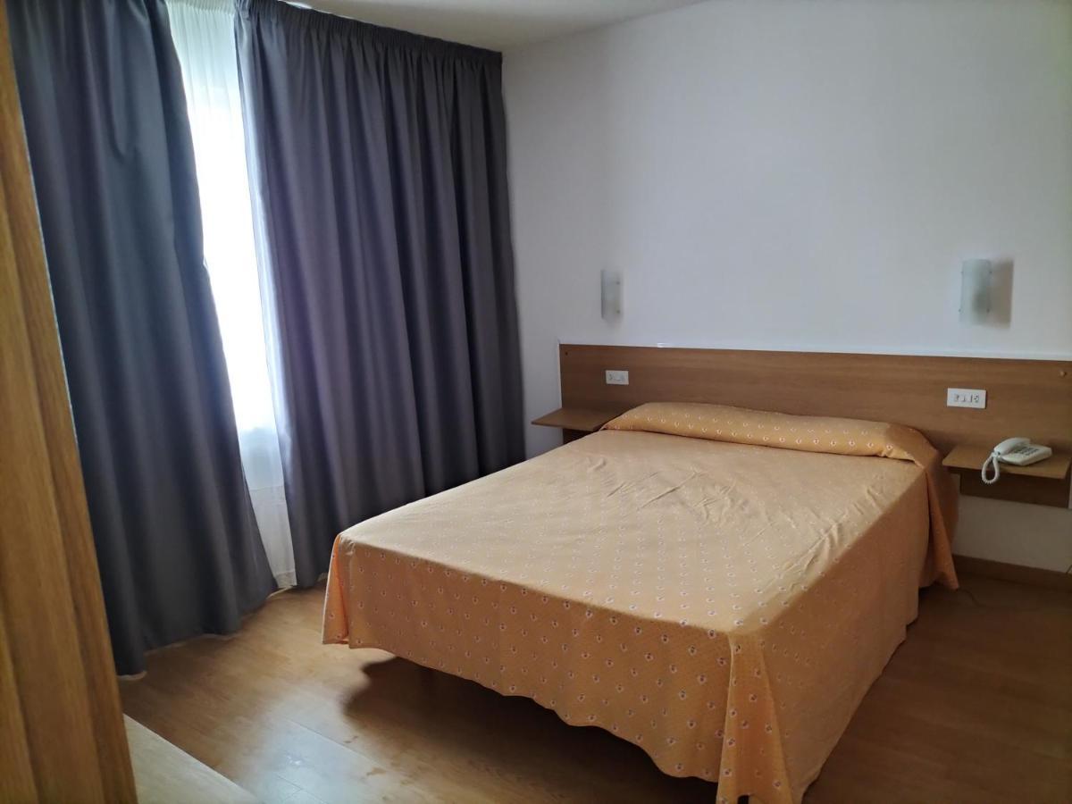 Hotel Millan Negreira Zewnętrze zdjęcie